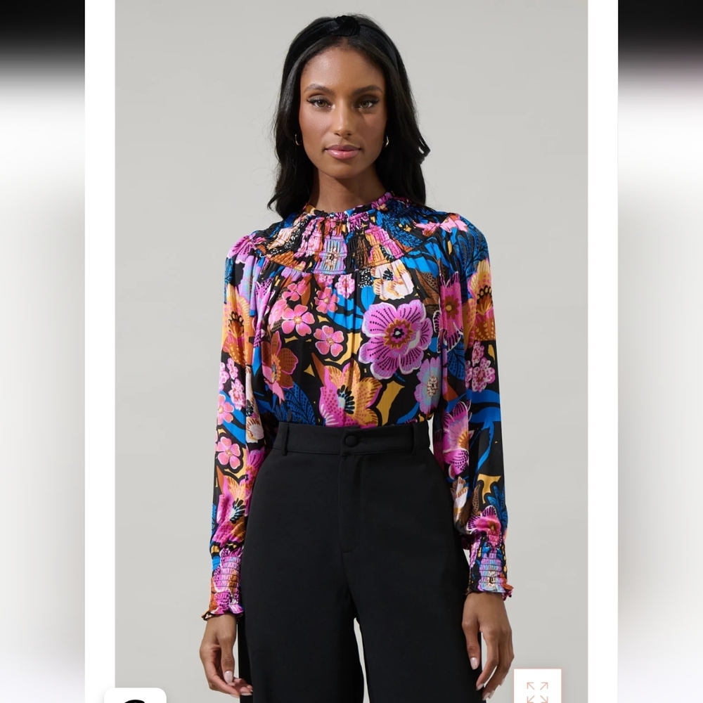 SUGARLIPS floral smocked blouse in black cobalt. Sz XS NWT